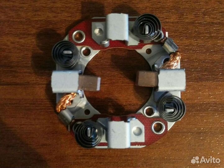 Щёткодержатель стартера Toyota cargo 136103