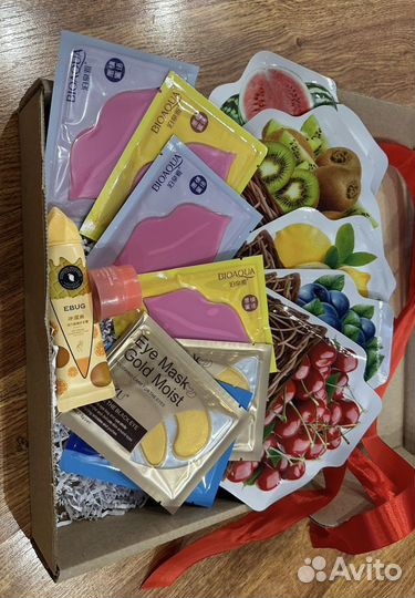 Подарочный бьюти бокс с косметикой