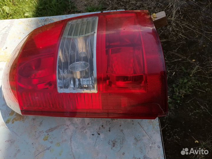 Фонарь задний левый hyundai tucson