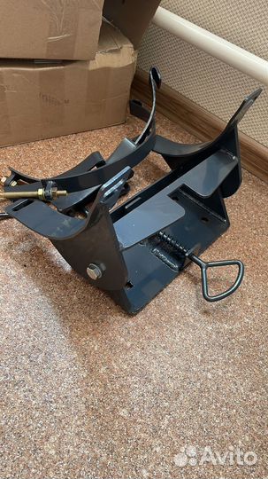 Крепление газового баллона на вилочный погрузчик