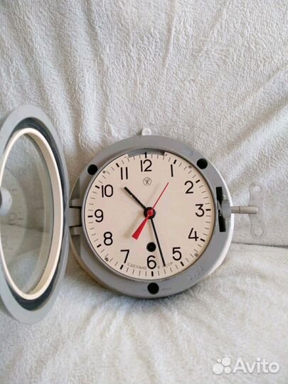 Часы каютные