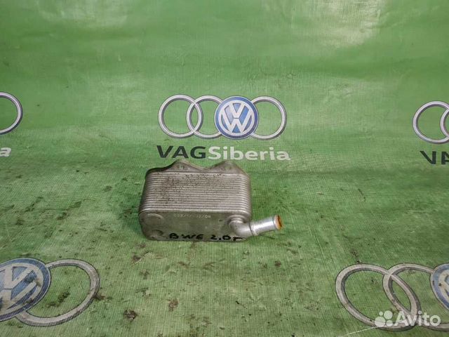 Радиатор масляный 06D117021C audi-A4 BWE