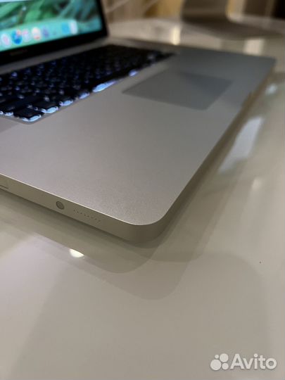 Apple MacBook Pro 17-inch, Late 2011