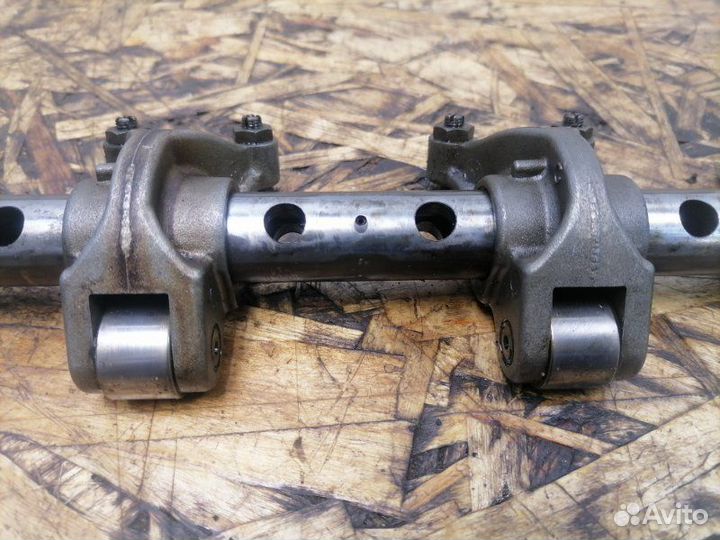 Ось коромысел (выпуск) Mitsubishi Carisma DA 4G93