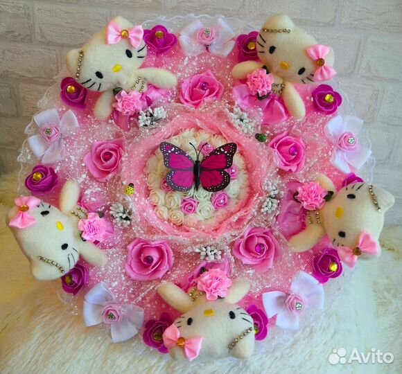 Букет из мягких игрушек на выписку из роддома