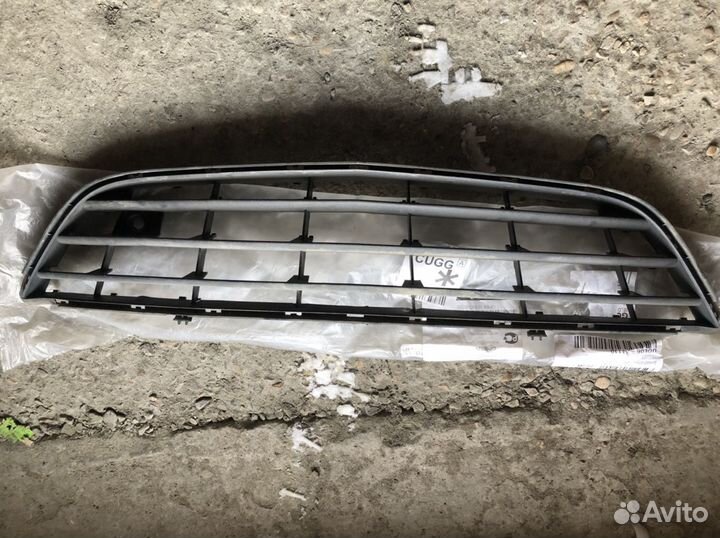 Решётка радиатора нижняя opel corsa D