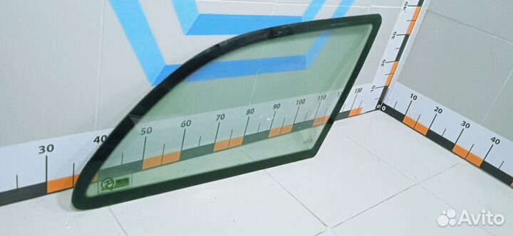 Стекло заднее боковое правое