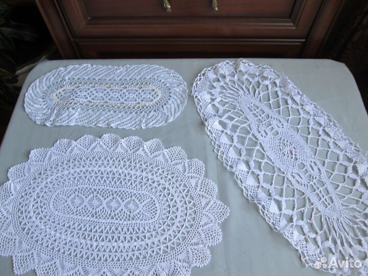 Салфетки вязаные крючком и текстильные