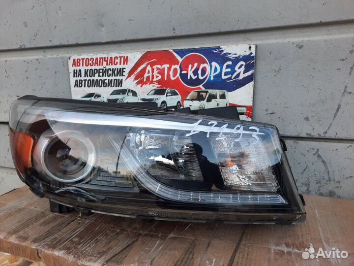 Фара передняя правая Kia Carnival 2014-2020