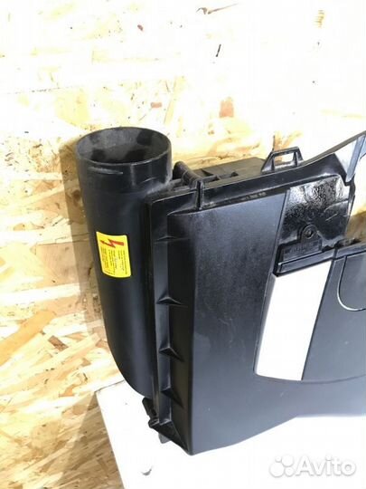 Корпус воздушного фильтра Mercedes-Benz Ml W164