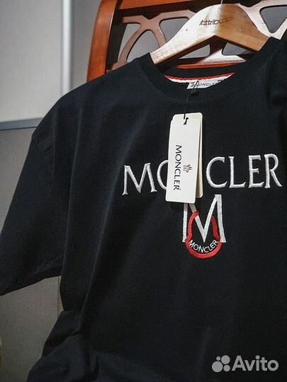 Moncler: ваш стильный выбор — футболка