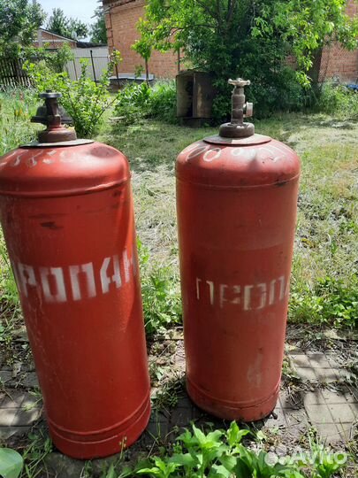 2 газовых баллона пропан и редуктор