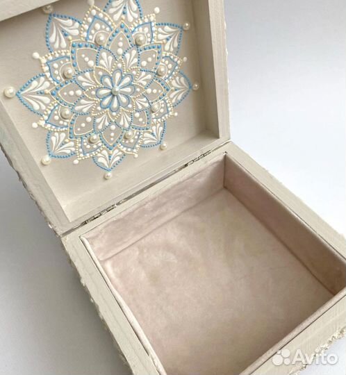Шкатулка для украшений