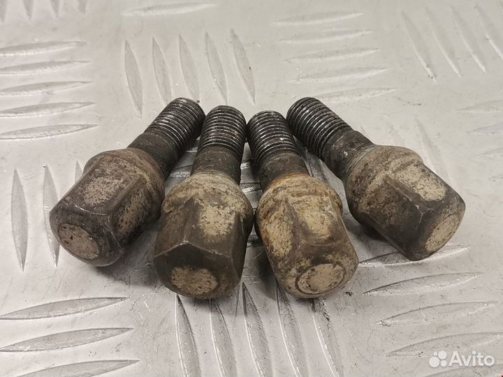 Болт Citroen C4 Picasso 2008