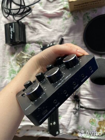 Конденсаторный микрофон с звуковой картой