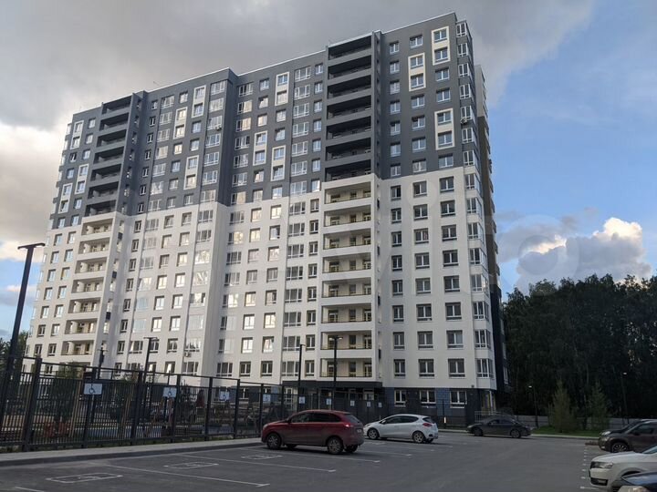 2-к. квартира, 56 м², 3/17 эт.