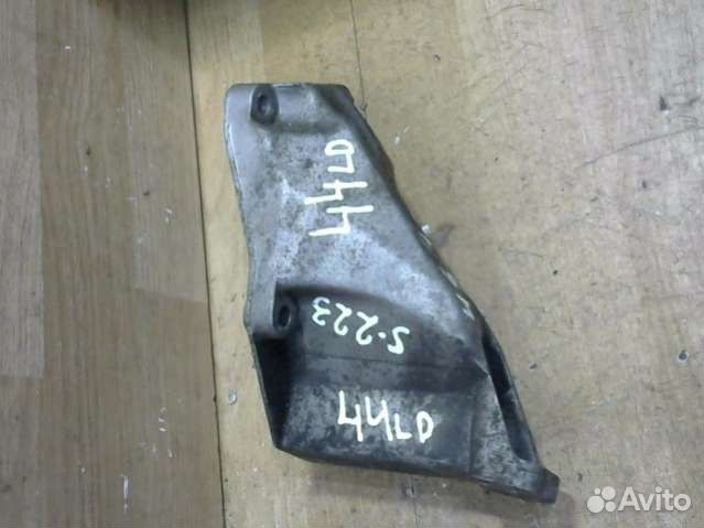 Кронштейн двигателя Audi A4 B5 (S4,RS4) 8D0199307P