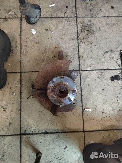 Кулак поворот. правый Kia Rio 4 Hyundai Solaris 2