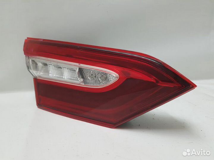 Фонарь задний внутренний левый Тойота Камри 70