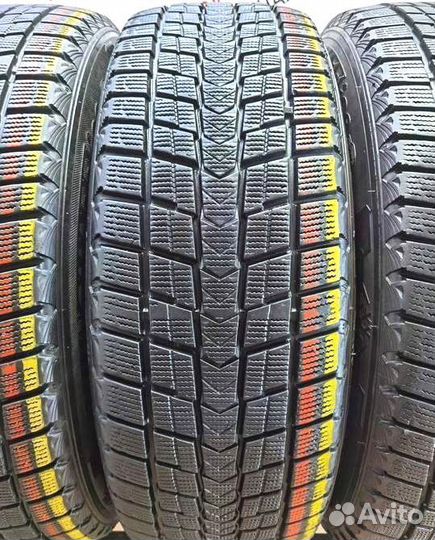 Roadstone Winguard Ice SUV 235/65 R17 105N