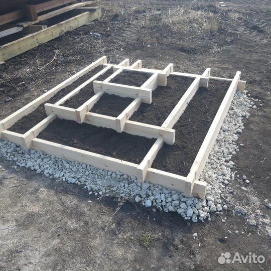 Клумба садовая