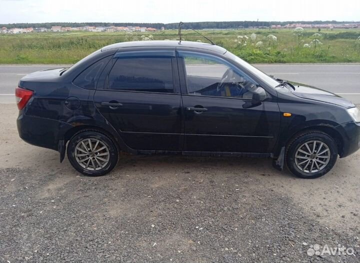 LADA Granta 1.6 МТ, 2013, 177 000 км