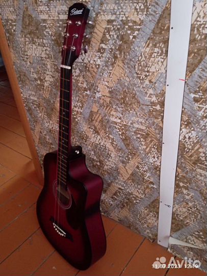 Акустическая гитара