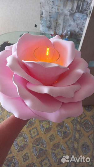 Роза на бокале с диодной свечкой