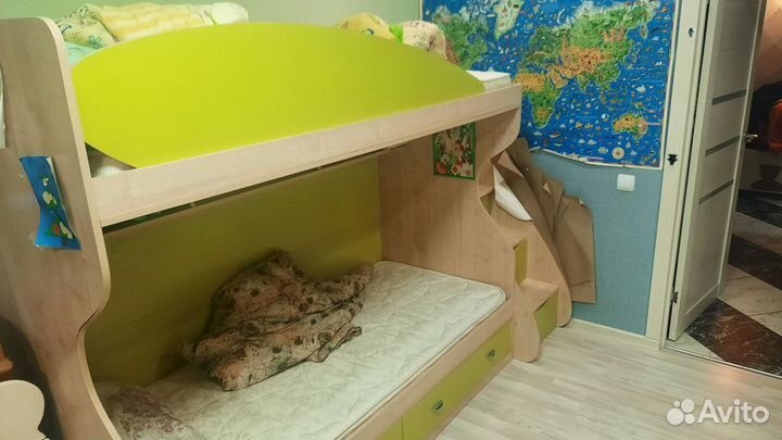 Двухъярусная кровать бу с матрасами