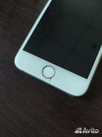 Телефон iPhone 6s