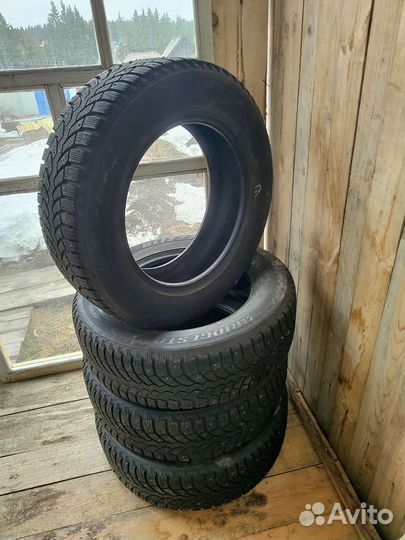Bridgestone Blizzak Spike-01 225/65 R17