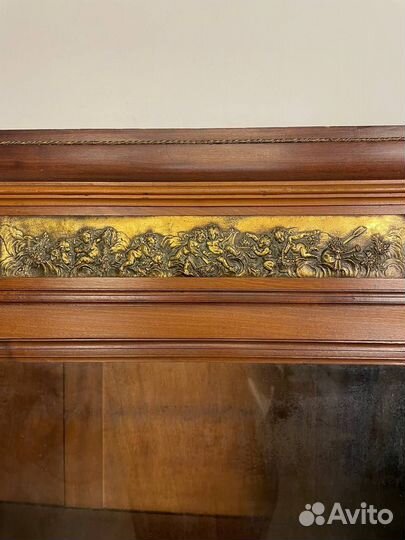 Антикварная библиотека (книжный шкаф)