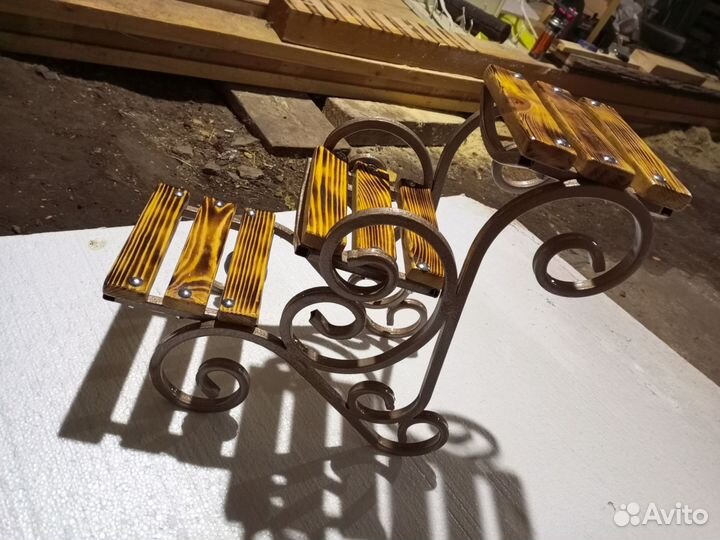 Кованная цветочница