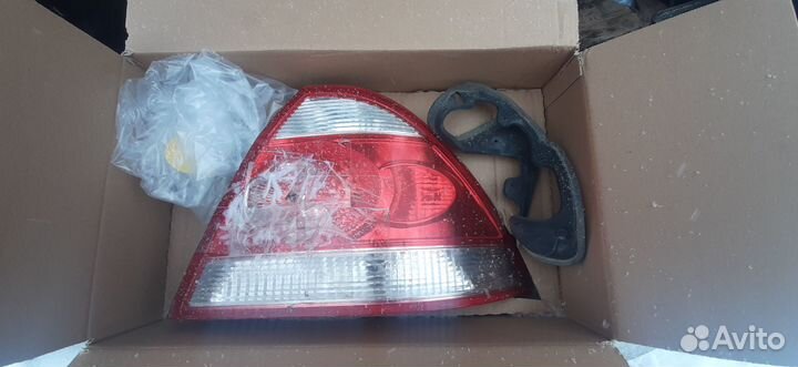 Продам фонарь на Nissan Almera Classic