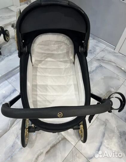 Коляска Cybex Priam by Jeremy Scott 3 в 1