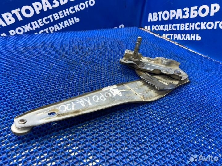 Задний правый стеклоподъемник Toyota Corolla 120