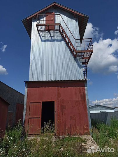 Металлический бункер