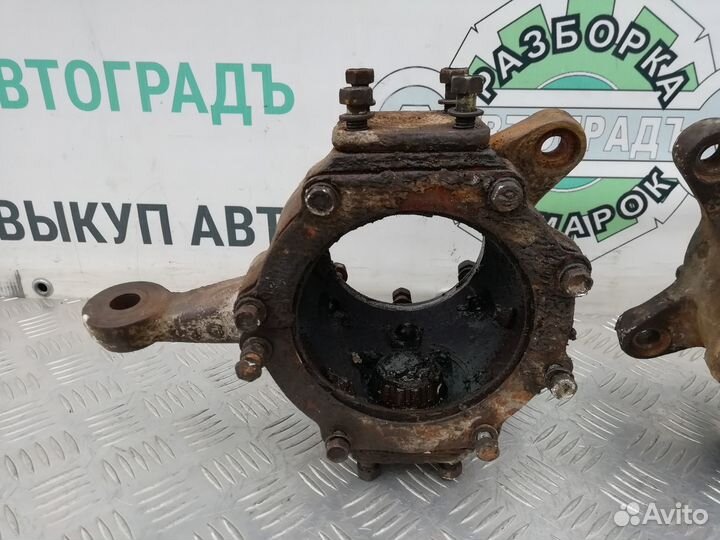 Кулак передний Nissan Patrol K160 / K260 92г