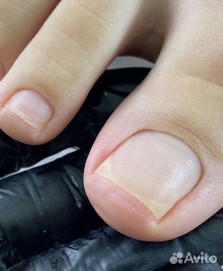 Маникюр педикюр