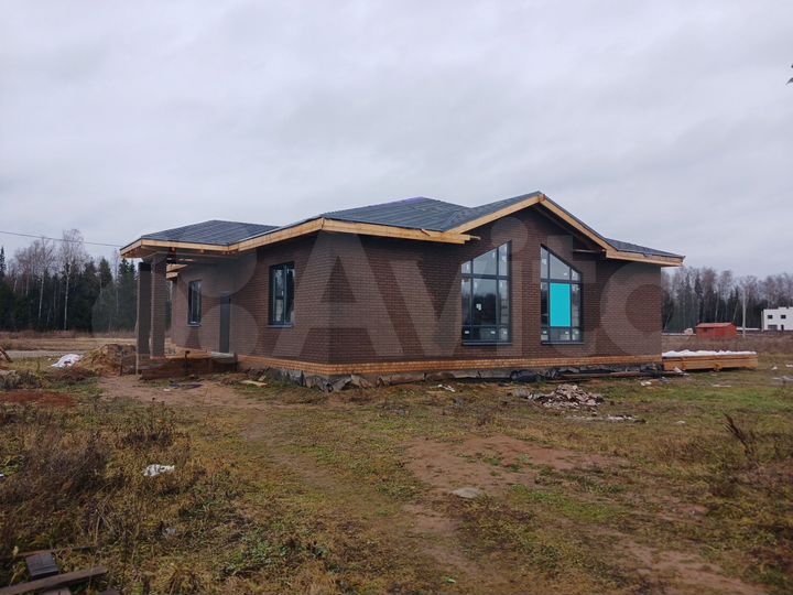 Дом 258,6 м² на участке 13,5 сот.