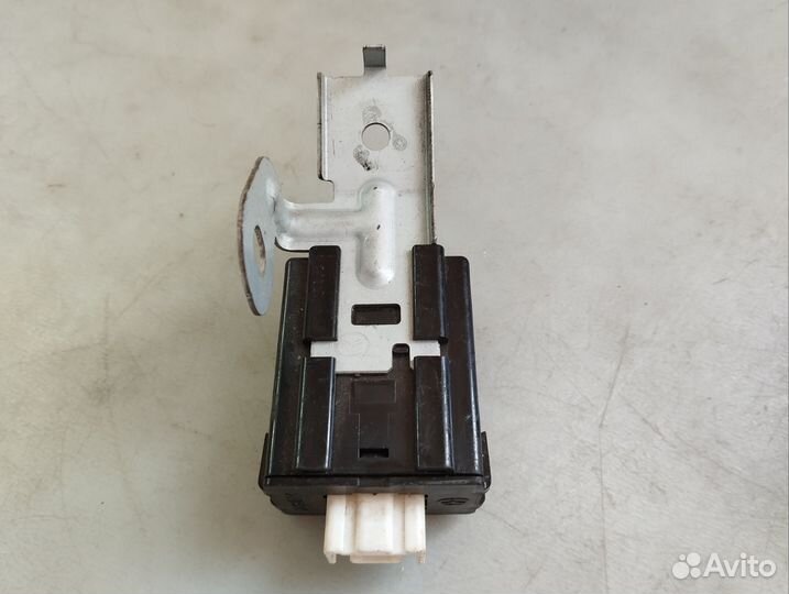 Блок управления центральным замком Mazda 2 DE