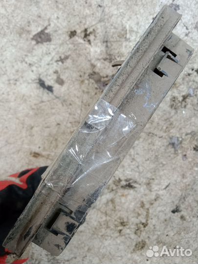 Клапан вентиляции багажника правый Renault Megane 2