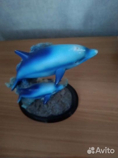 Статуэтка дельфины