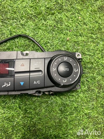 Блок управления климат-контролем Mercedes Cls W219