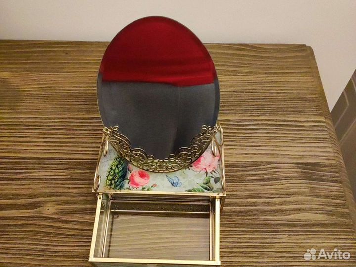 Зеркало настольное на подставке