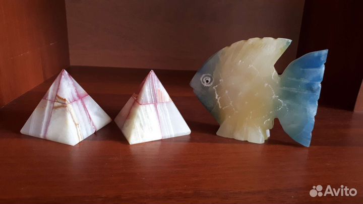 Статуэтки из оникса
