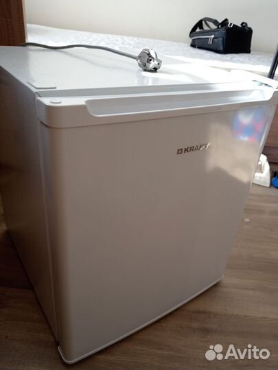 Маленький холодильник