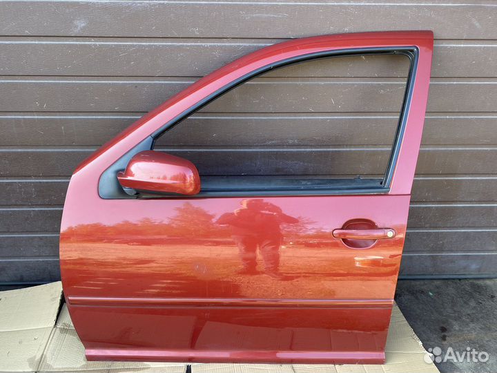Дверь передняя левая Volkswagen Golf 4