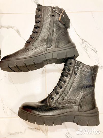 Берцы зимние 37 размер Caprice