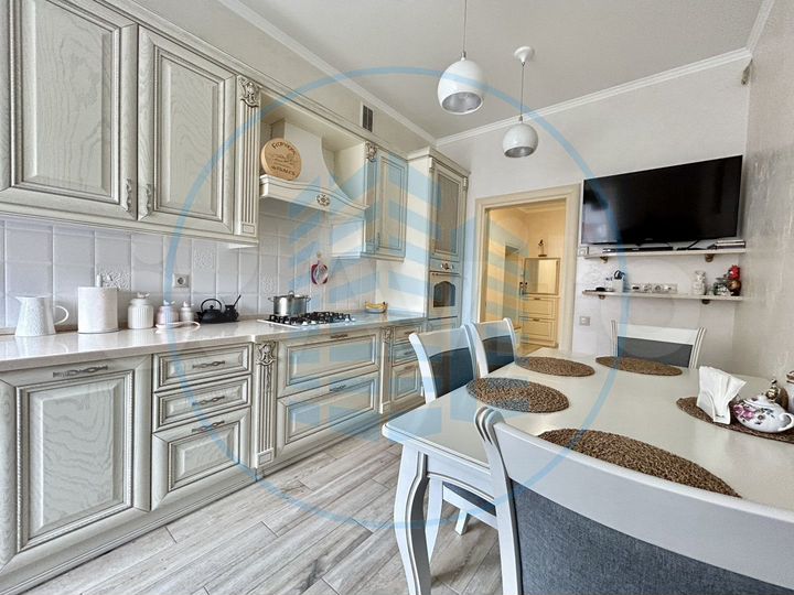 2-к. квартира, 92,7 м², 2/3 эт.